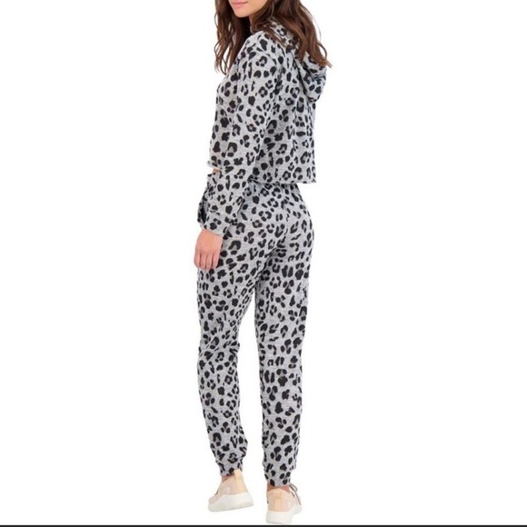 Catherine Malandrino Other - Catherine Malandrino Women's 2 Piece Printed Hoody and Pants Loungewear Set